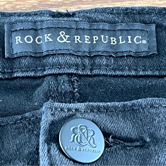 ROCK & REPUBLIC Women’s Black Berlin Mid Rise Distressed Knee Ankle Jeans Sz 10 - Picture 7 of 8